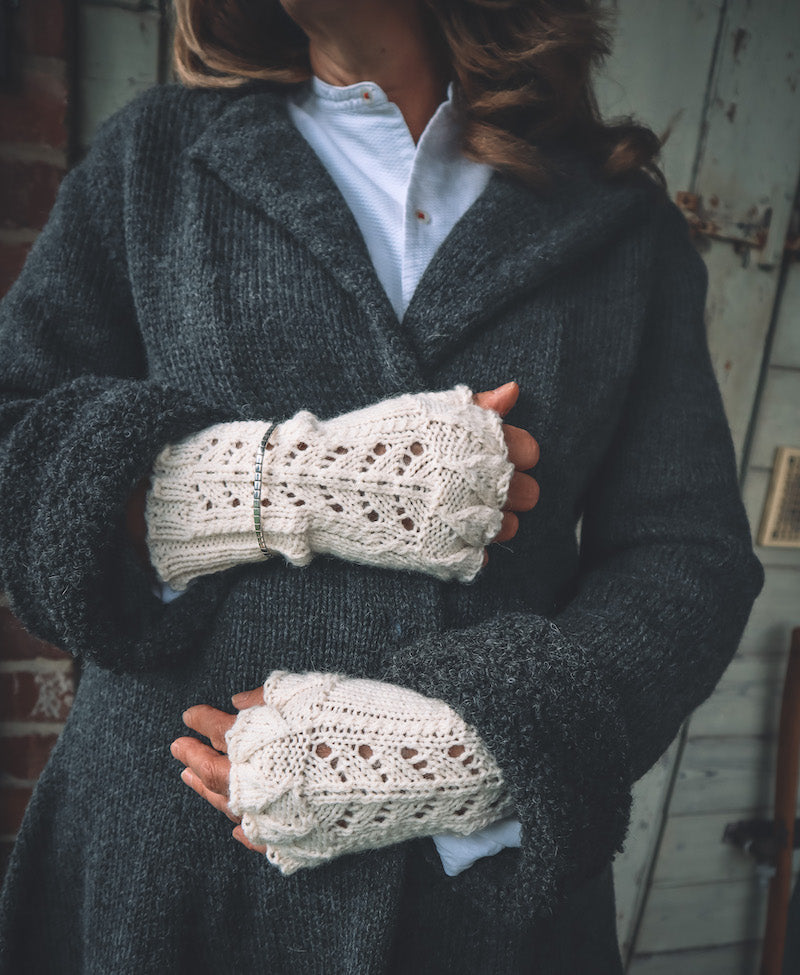 Off White Lace Fingerless Mittens